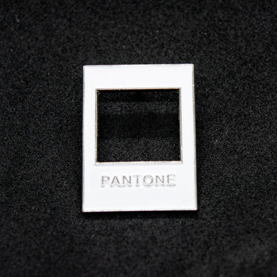 Pin pantone